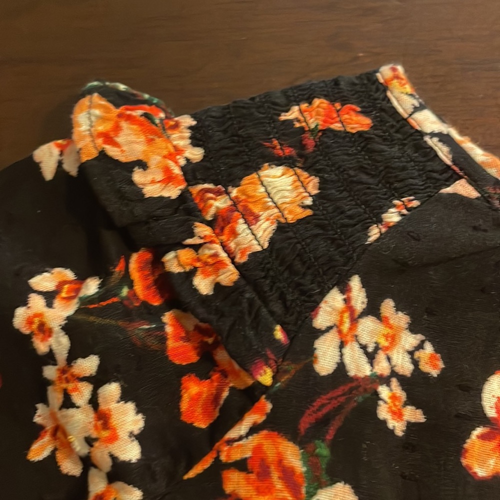 Old Navy black floral dress - NWT - Picture 3 of 4